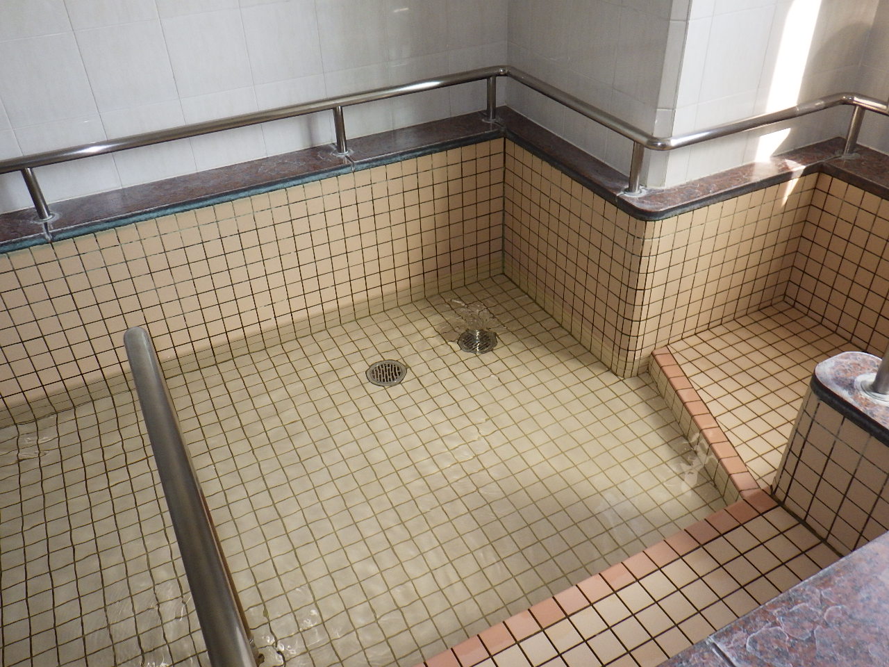 現役ろ過機屋が解説 浴槽水が減る原因4選 お風呂の栓 浴槽 配管 操作弁 を確認 水道代を下げる 北のロカキヤ